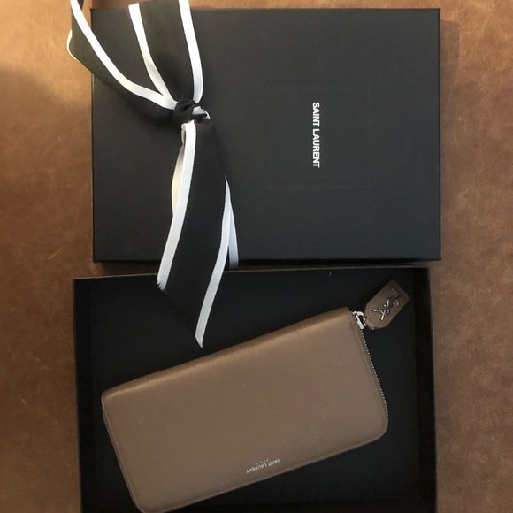 Saint Laurent Wallet - Picture 1 of 8